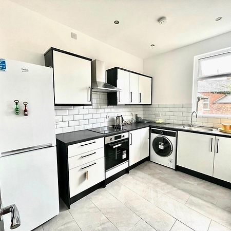 Entire Yellowapt Near Belfast City Centre - Free Parking - Up To 3 Guests - 2 Beds Kültér fotó