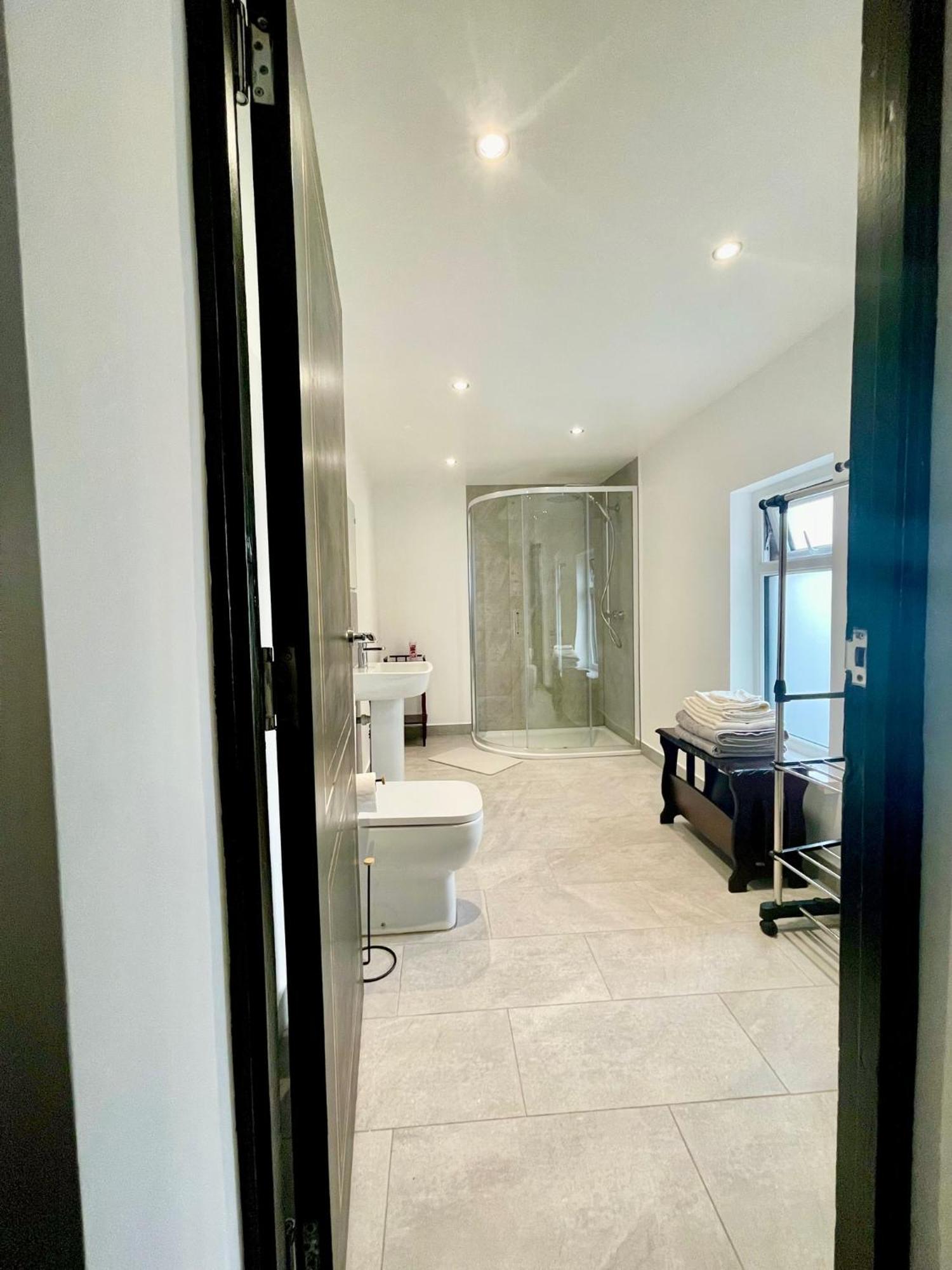 Entire Yellowapt Near Belfast City Centre - Free Parking - Up To 3 Guests - 2 Beds Kültér fotó
